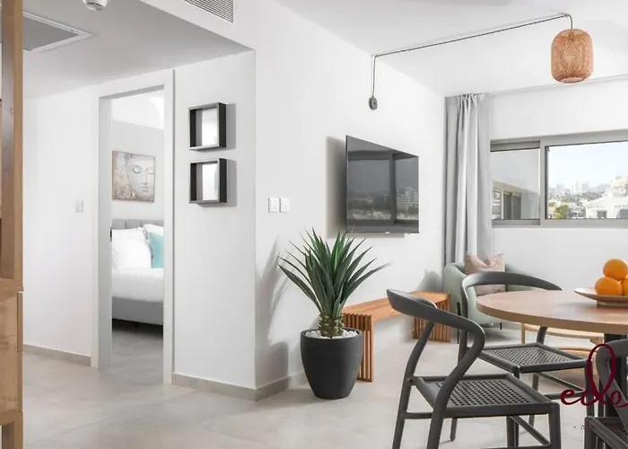 Modern Family Apartment Next To The Sea - By Edom