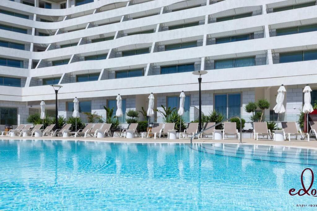 Apartment Modern Family Next To The Sea - By Edom